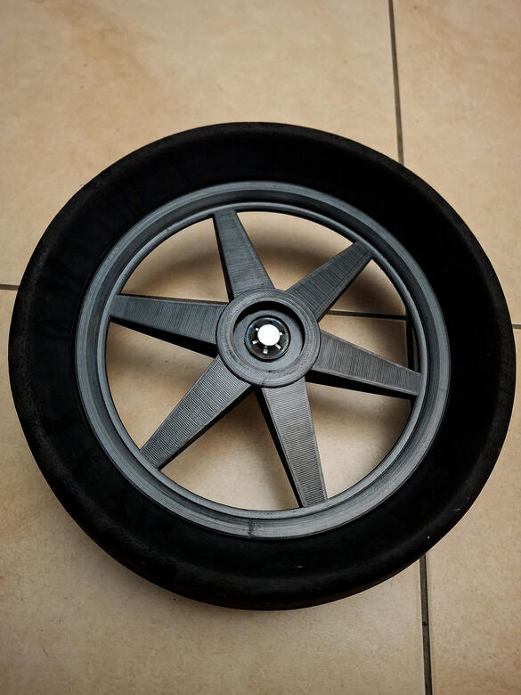 Replacement wheel rim for golf trolley/caddy